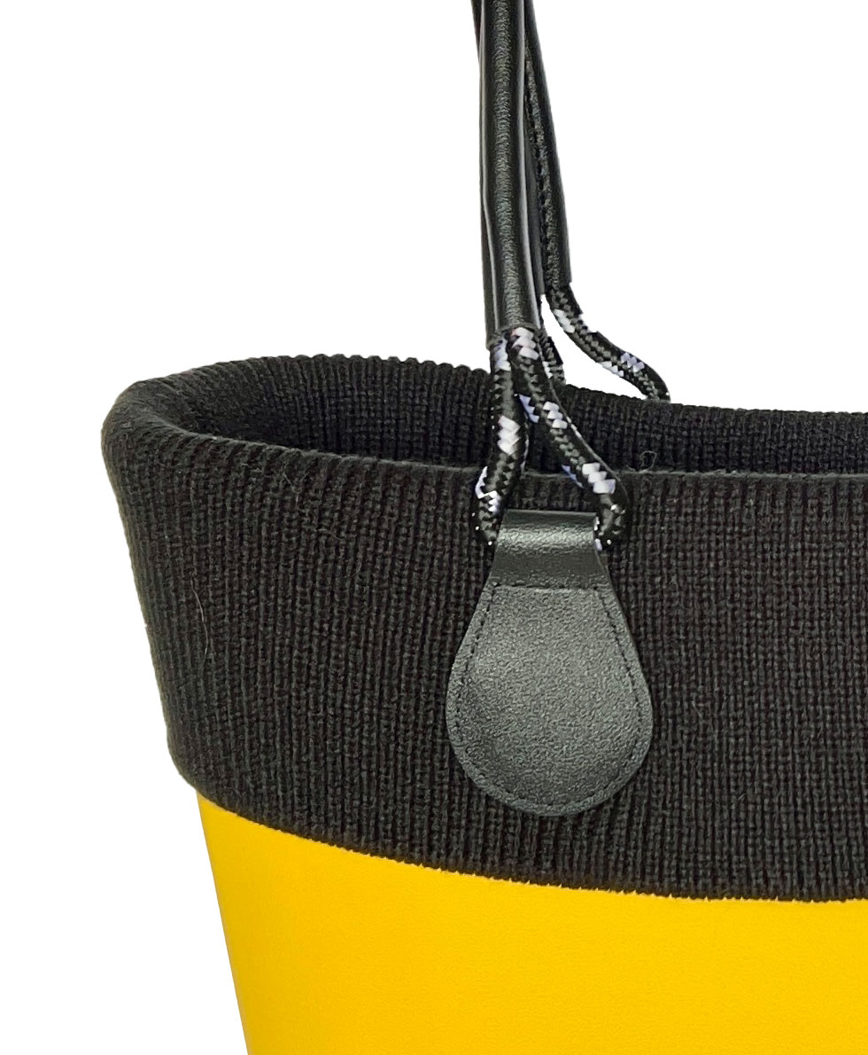 Look b.super Mostarda, Pala Tricot Preta e Alça Anel Corda Preta - Imagem 2